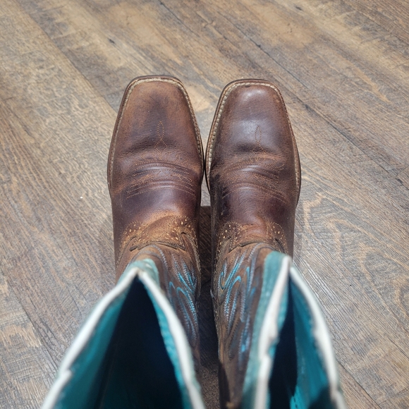 Justin Leather Western Cowboy Boots - Picture 2 of 16